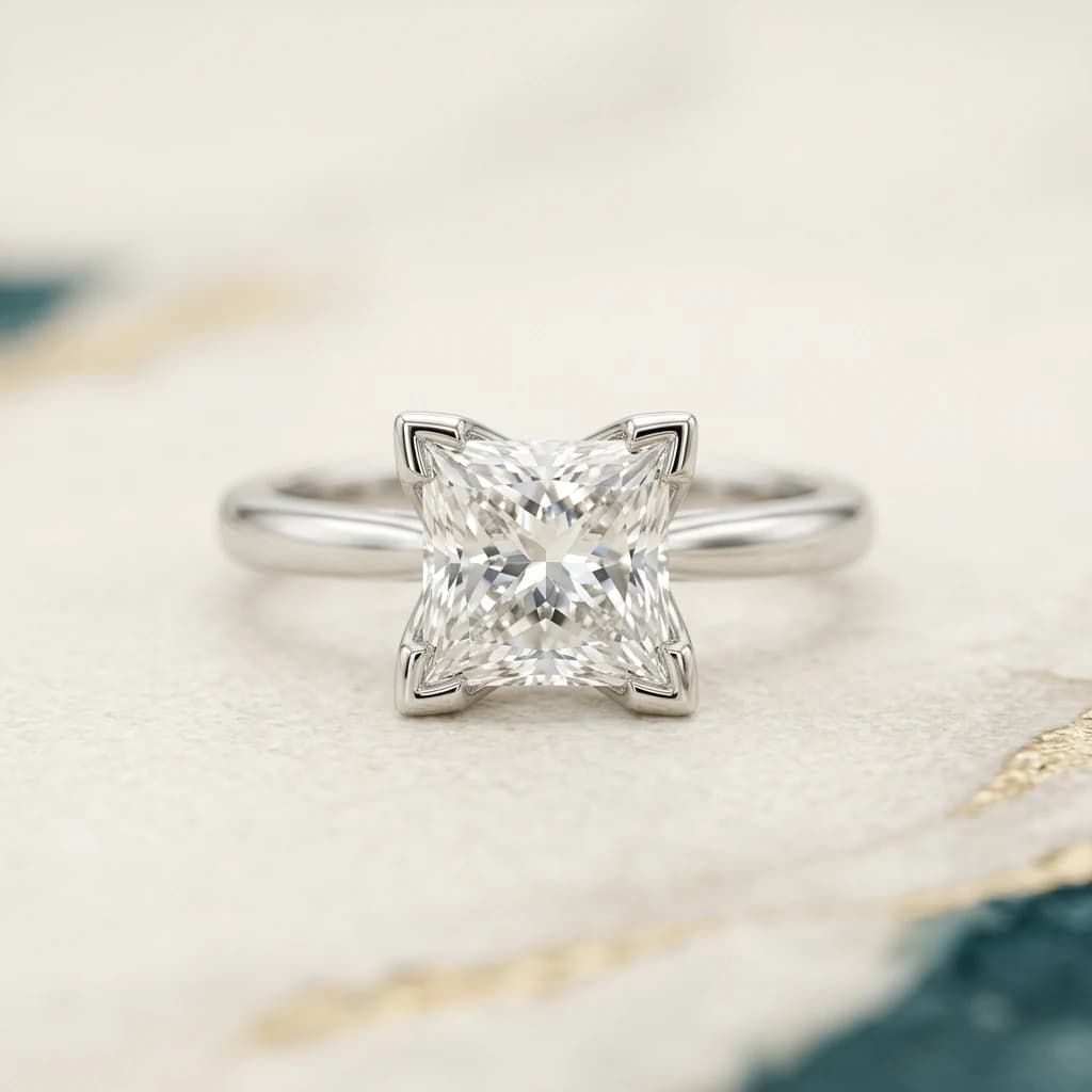 Anillo princess con garras en V protegiendo las cuatro esquinas vivas